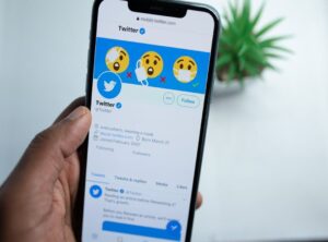 best twitter accounts for ph